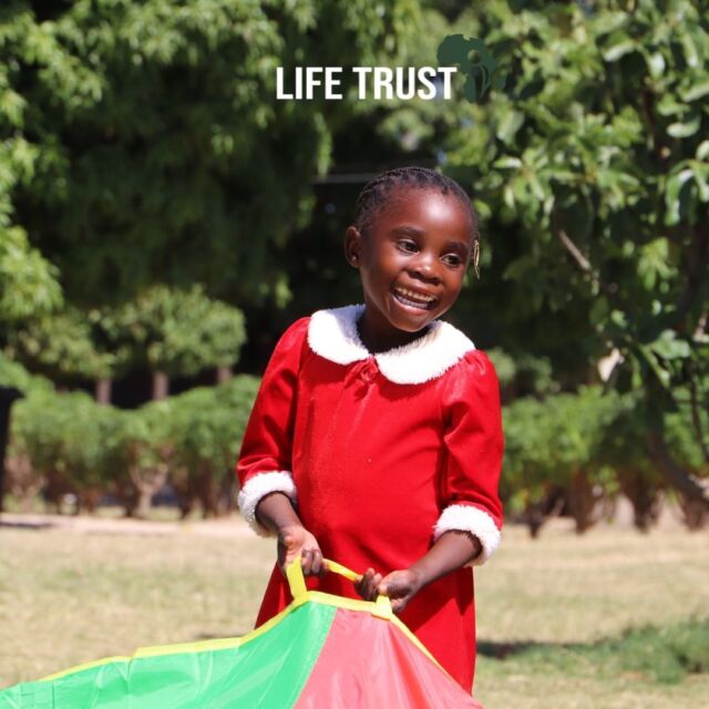 Wir können es gar nicht erwarten, bis der Life Trust Kindergarten endlich fertig ist! Der Bau läuft gerade auf Hochtouren und wir hoffen, beten und geben alles dafür, dass wir im Januar so weit sind, um die erste volle Kindergartenklasse im Life Trust Kindergarten Waya begrüßen zu können! 

Diese Kleinen sind das alles voll und ganz wert! 🫶

#lifetrustkindergarten #lifetrustsambia