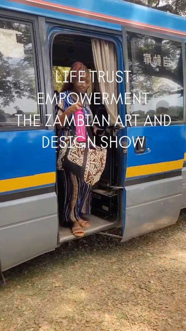 Life Trust Empowerment &  Zambian Art and Design Show in Lusaka 🛍
(Unten in Deutsch ⬇️)

🇬🇧 Last weekend, our Empowerment Design Studio presented its first fashion collection at Zambia’s largest Art & Design Fair. The feedback from customers was overwhelmingly positive. 🤍

A special highlight was Sunday, with the visit of our tailoring team and the fashion show. It was an exciting experience for the tailors to see their collection on the runway and to witness the excited faces of the audience.

🇩🇪 Am letzten Wochenende hat unser Empowerment Design Studio auf der größten sambischen Kunst- & Designmesse ihre  ersteMode Kollektion präsentiert. Dabei war das Feedback der Kunden/-innen überwältigend gut. 🤍

Besonders schön war der Sonntag mit dem Besuch der Schneiderinnen und der Modenschau. Für die Schneiderinnen war es sehr spannend ihre Kollektion nun auf dem Laufsteg zu sehen und in die begeisterten Gesichter der Zuschauer blicken zu können.

#lifetrustsambia #lifetrustempoewerment #socialresponsibility #zambiandesign #tailorimg #fashioncollection #fashionshow #ethicalfashion #discoverzambia